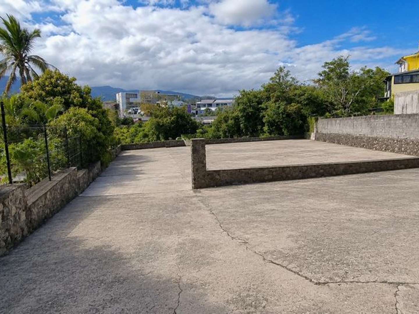 Terrain à vendre - 1364m2 - Saint-Louis (68300)