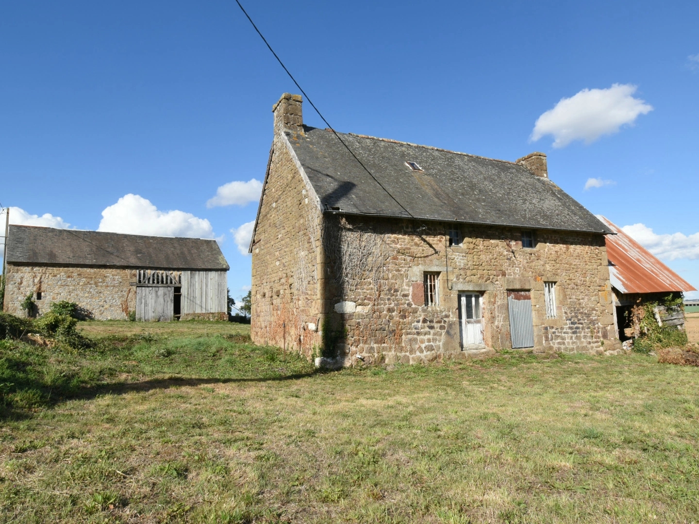Local 2 pièces 100 m²