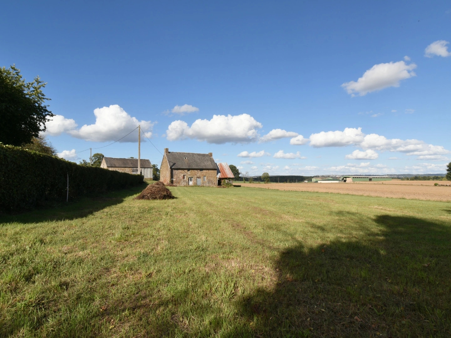 Locaux à vendre - 2 pièces - 100m2 - Saint-Mars-D'égrenne (61350)