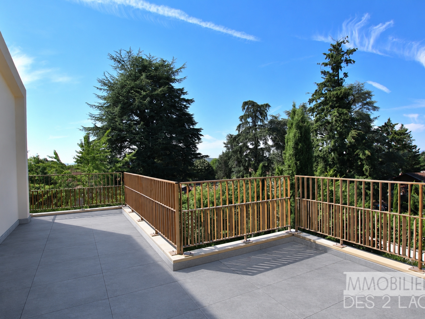 Superbe Appartement en dernier étage - Terrasse avec vue dégagée