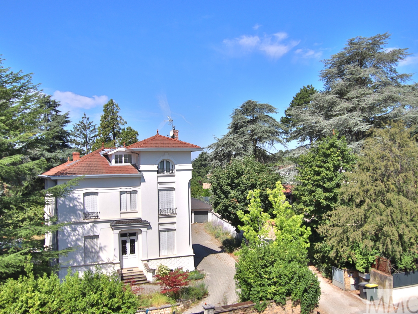 Appartement à vendre - 4 pièces - 86m2 - Saint-Didier-Au-M... (69370)
