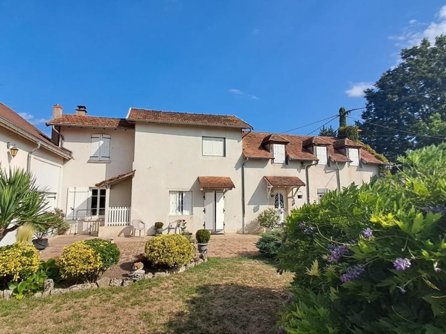 Maison à vendre - 4 pièces - 160m2 - Vendat (03110)