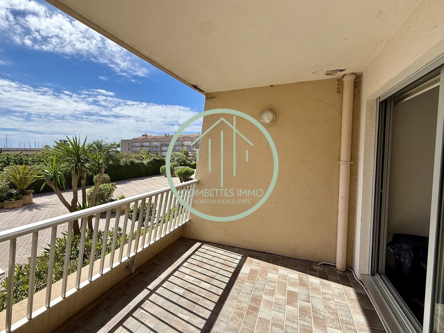 Appartement à vendre - 1 pièce - 23m2 - Hyères (83400)