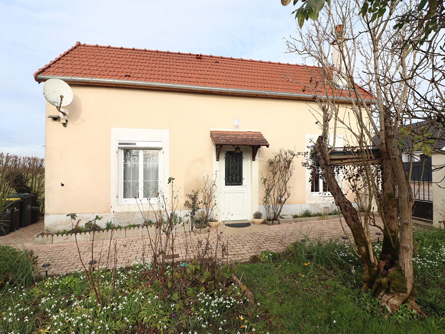 Maison 2 chambres bureau garage dependances Garchizy, 10 minutes de Nevers, 2h15 de Paris