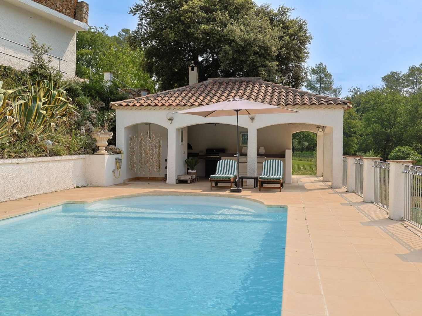 Maison à vendre - 150m2 - Saint-Antonin-Du-Var (83510)