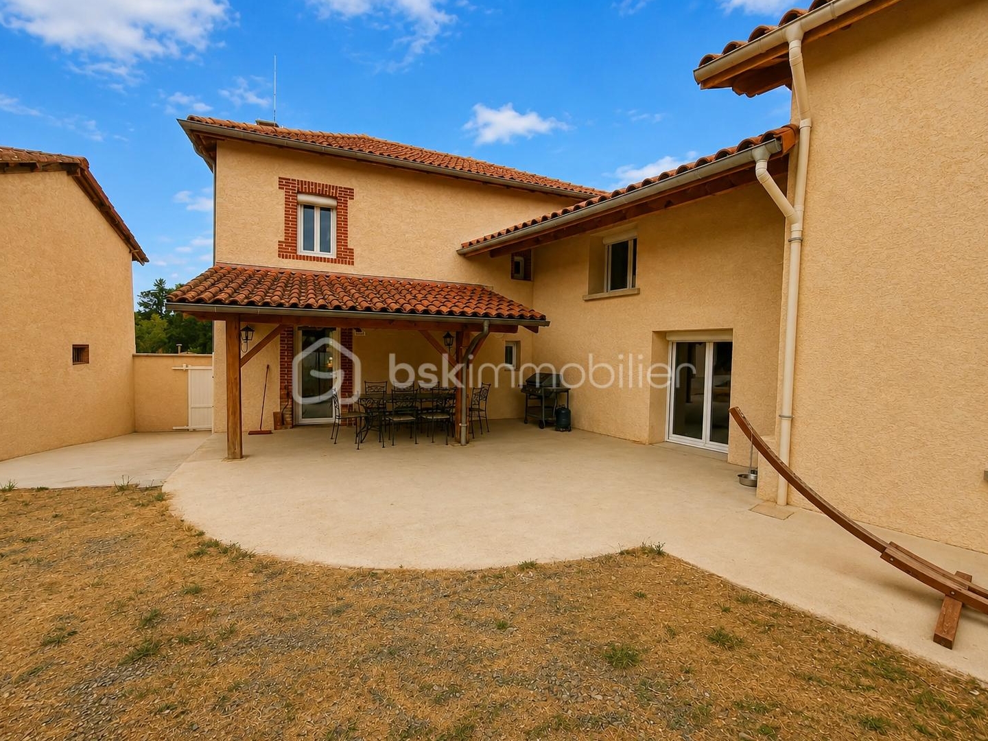 Maison à vendre - 8 pièces - 195m2 - Bussy-Albieux (42260)