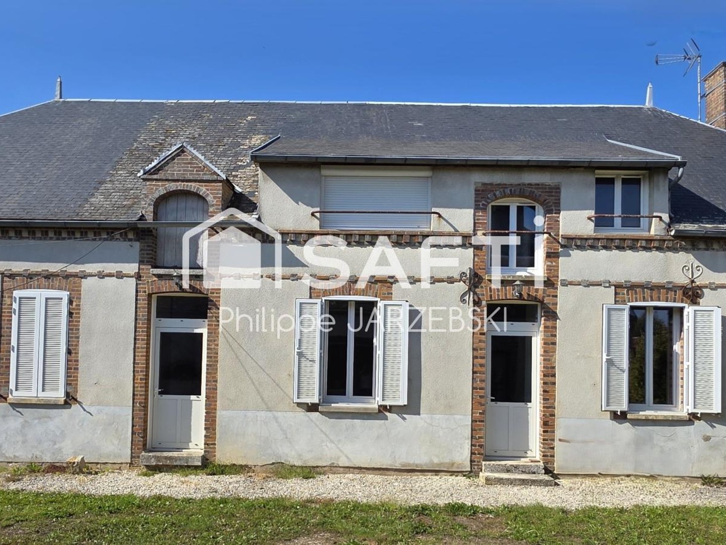 AUTHENTIQUE LONGÈRE RÉNOVÉE À POUY-SUR-VANNES (AUBE)