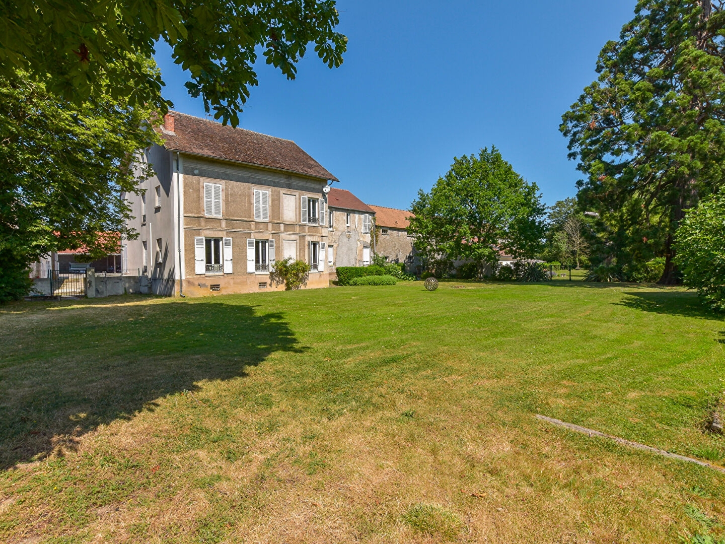 A VENDRE - Maison de maître de près de 300 m² à 5mns de LIEUSAINT