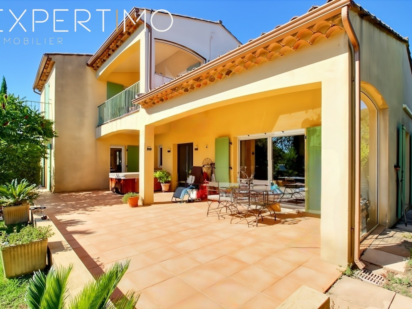 Maison à vendre - 6 pièces - 195m2 - Pourrières (83910)