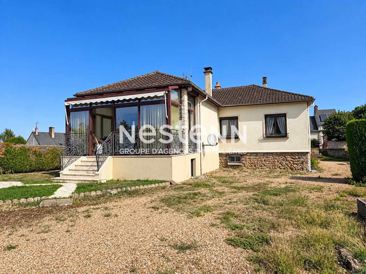 Vente jolie maison de 120.46 m² sur sous-sol avec véranda, dépendance, hangar, jardin à Marçon (72340)