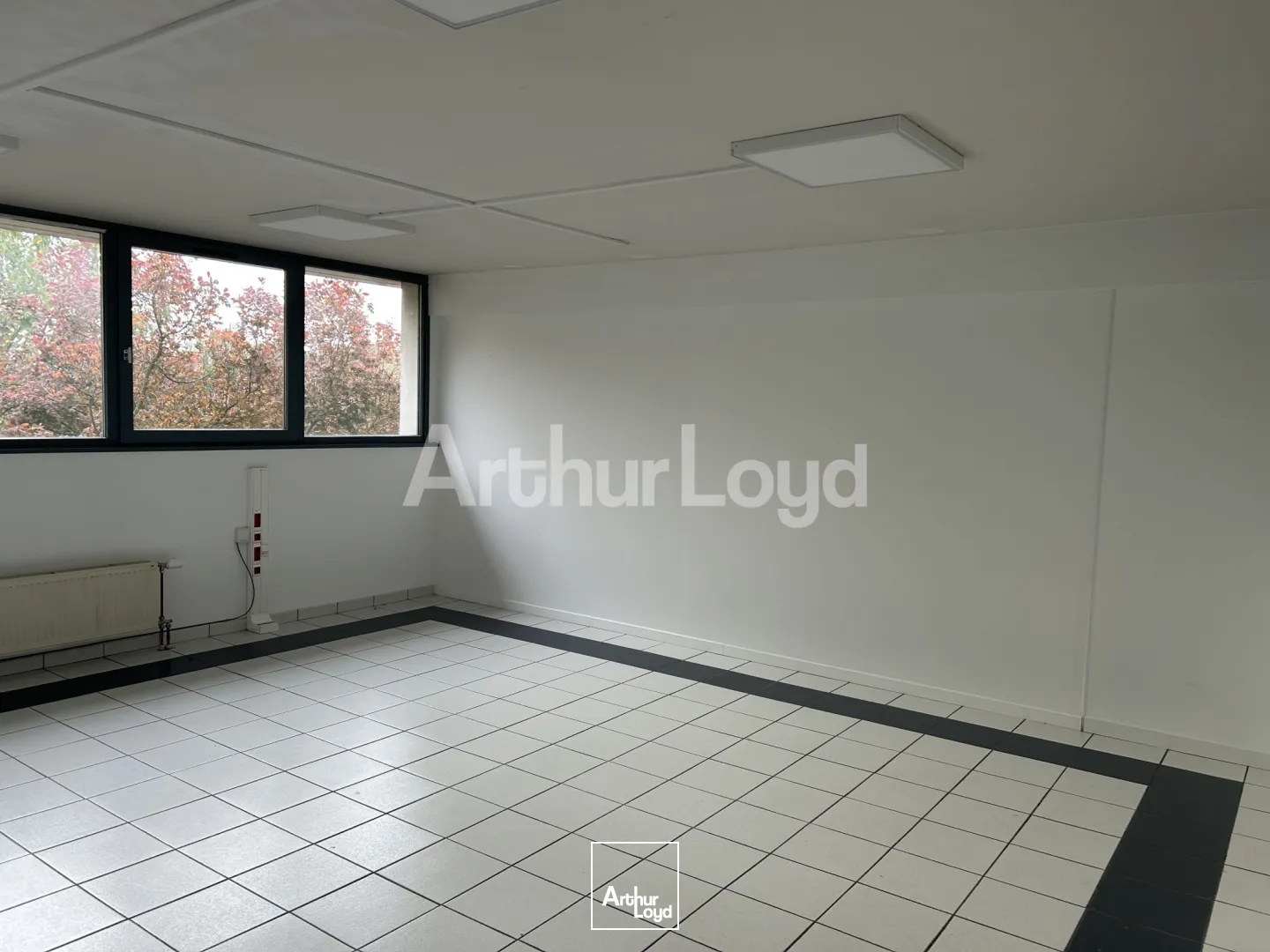 Locaux à vendre - 1800m2 - Tourcoing (59200)