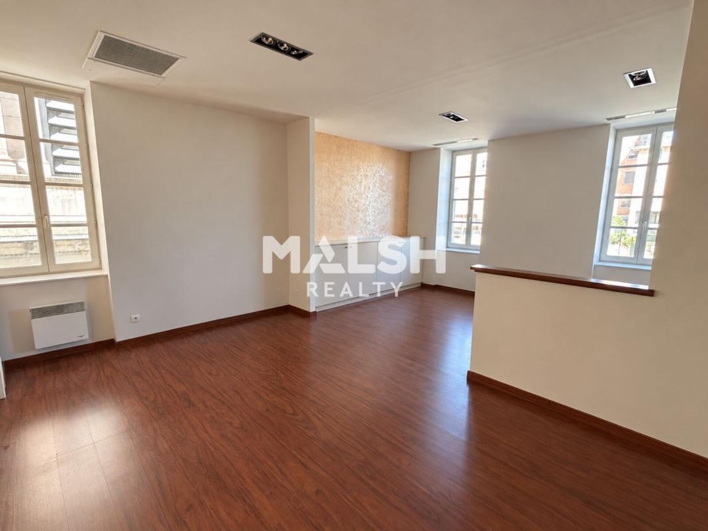 BUREAUX 124 m² - À LOUER OU À VENDRE - LYON 1
