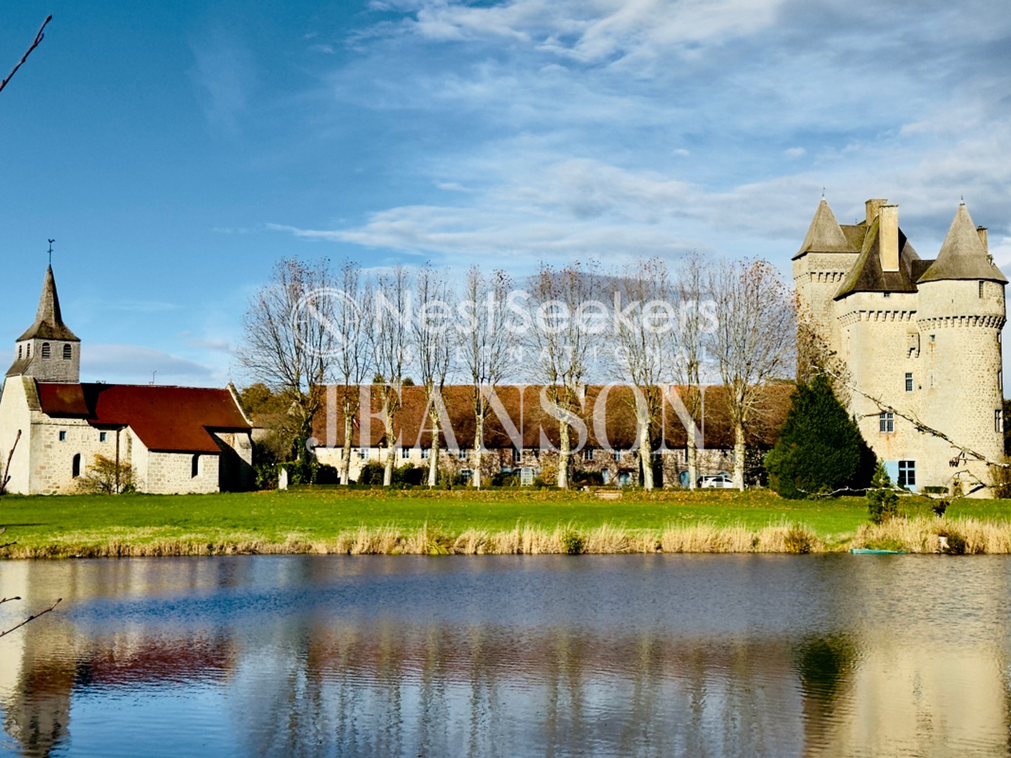 Château médiéval classé, rare, datant de la fin du XIVe siècle - Creuse, France