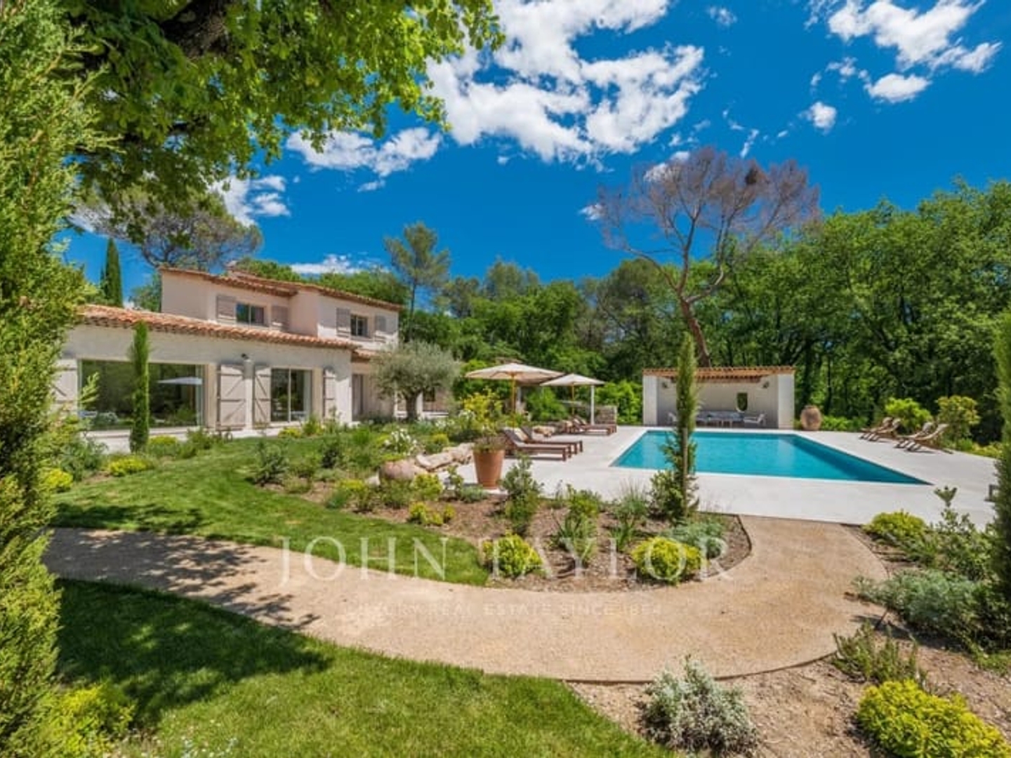 Maison à vendre - 6 pièces - 292m2 - Roquefort-Les-Pins (06330)