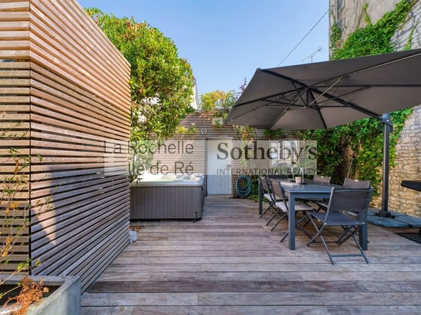 Maison à vendre - 6 pièces - 220m2 - La Rochelle (17000)
