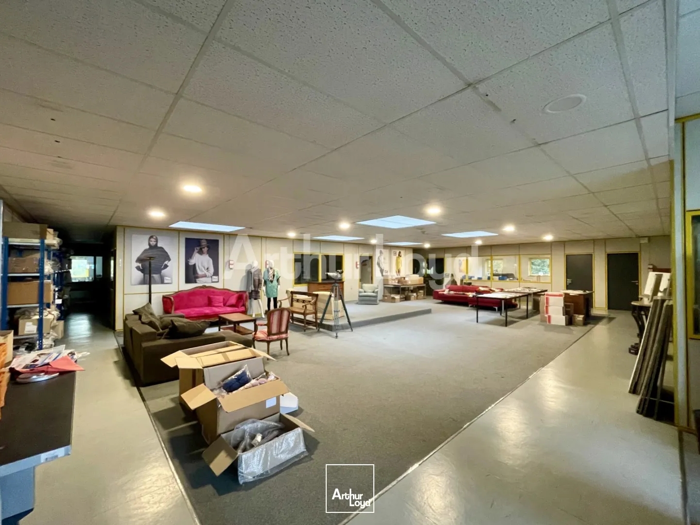 Locaux à vendre - 972m2 - Neuville-En-Ferrain (59960)