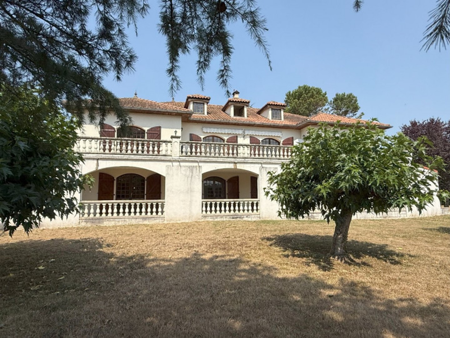Maison à vendre - 8 pièces - 440m2 - Vic-Fezensac (32190)