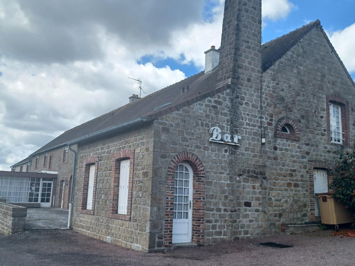 Immeuble divisible en plusieurs lots sur 3700m²