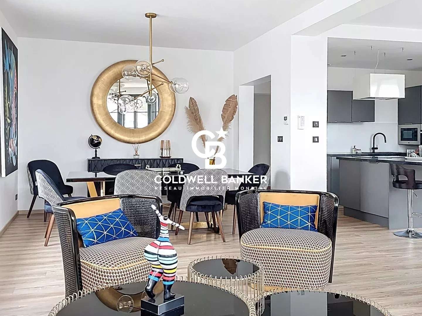 Maison à vendre - 10 pièces - 280m2 - Saint-Georges-De-... (17110)