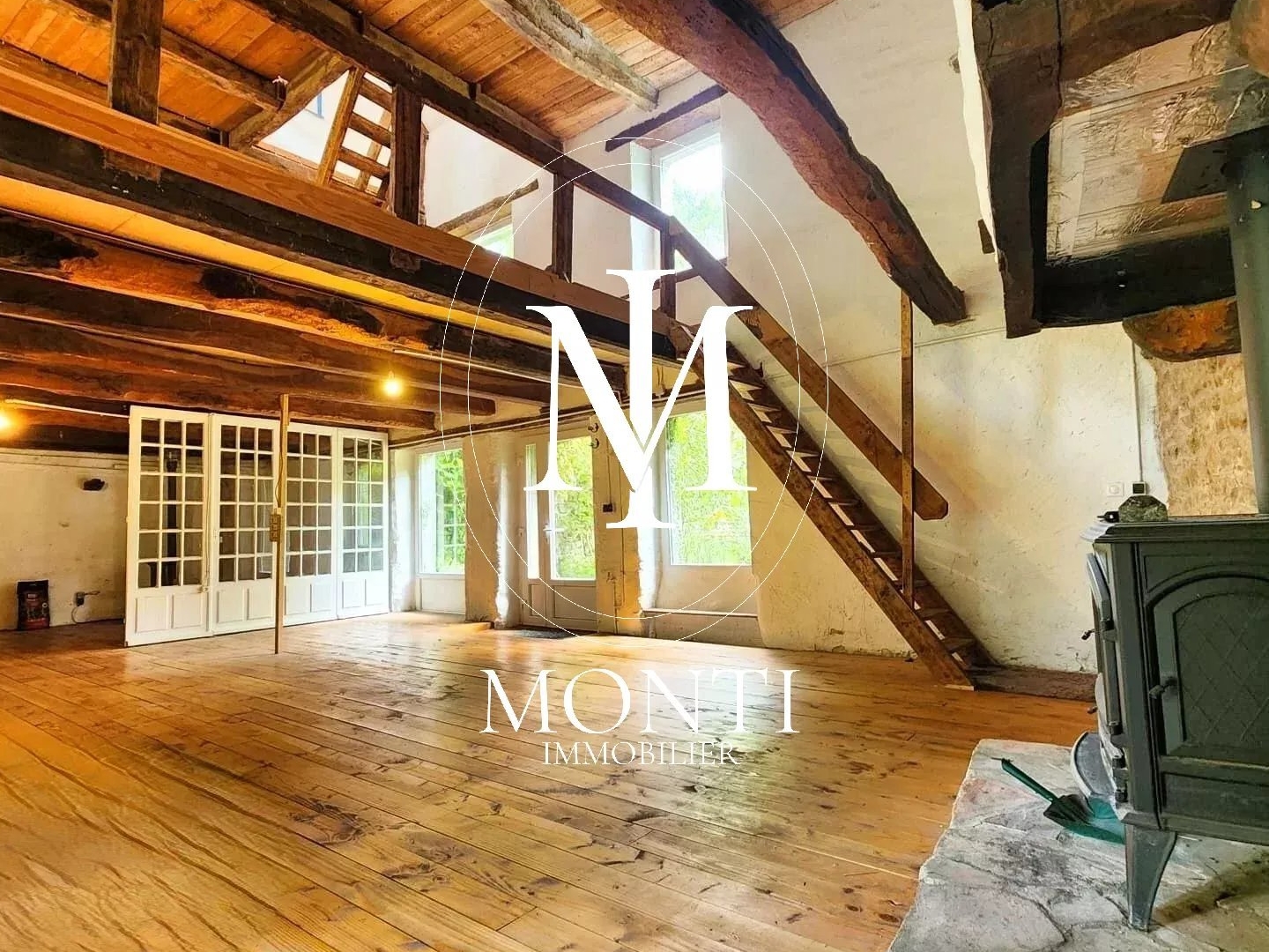 Charmante maison en pierre de 355 m² à Pleudihen-sur-Rance