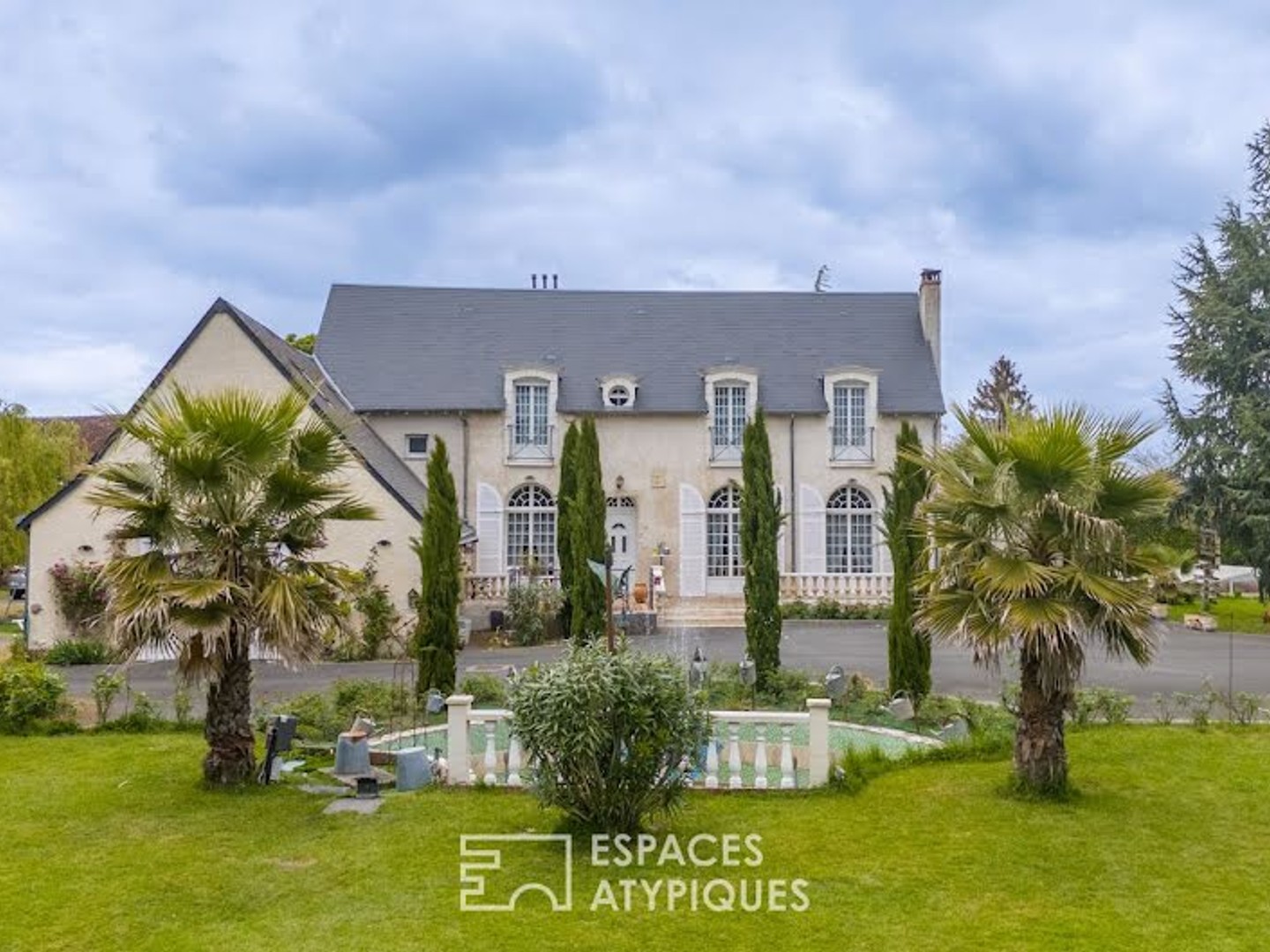 Maison 9 pièces 320 m²