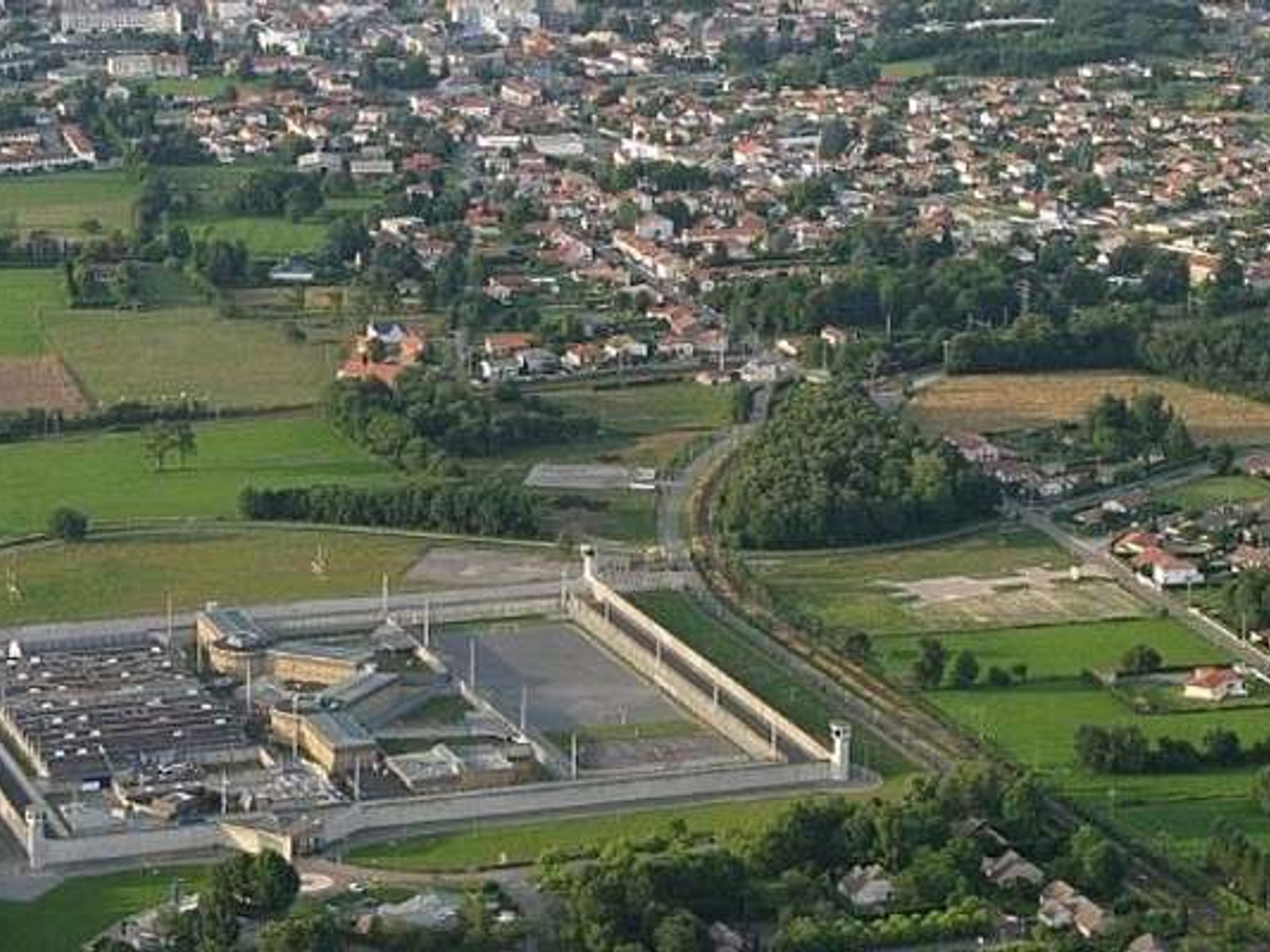 Terrain industriel à vendre 72000m² Lannemezan