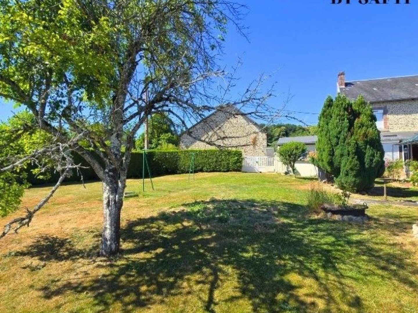Maison à vendre - 6 pièces - 150m2 - Le Grand-Bourg (23240)