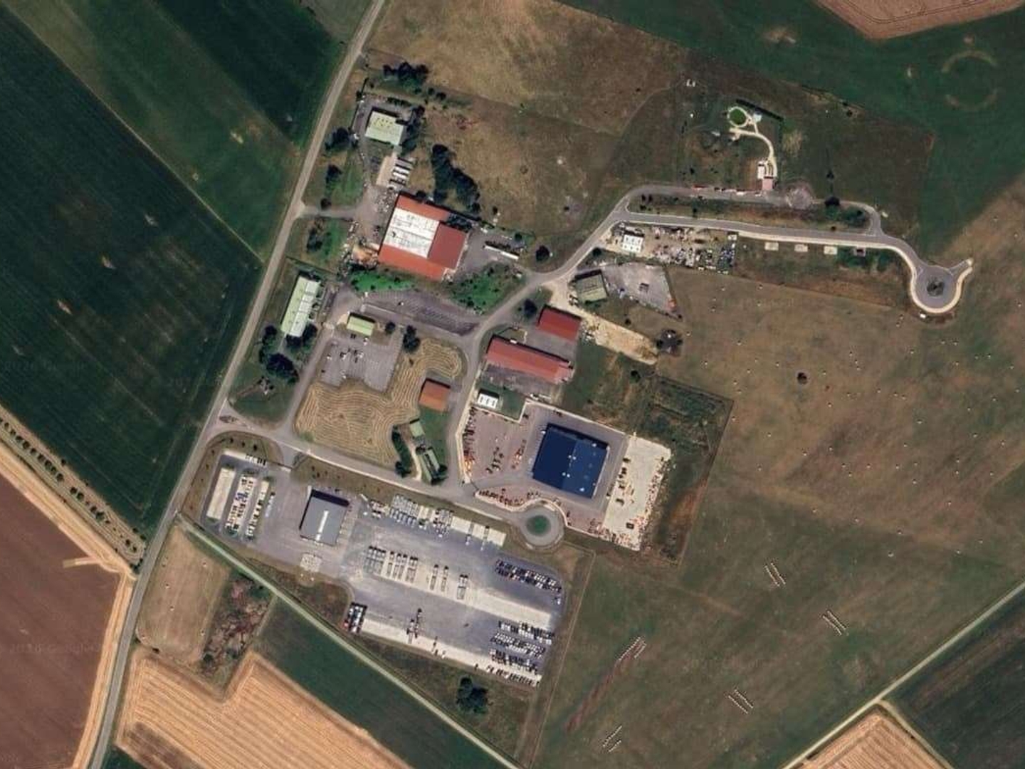 AV 2 plateformes logistiques de 15000 et 70000m²