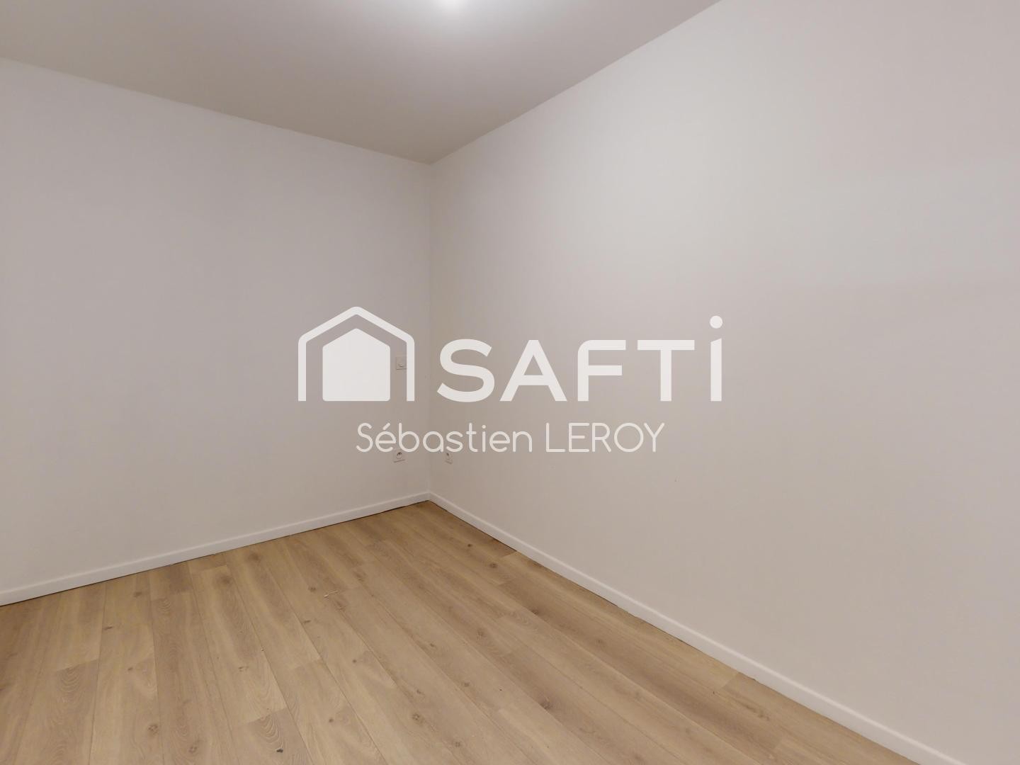 Immeuble à vendre - 252m2 - Beaumont-De-Lomagne (82500)