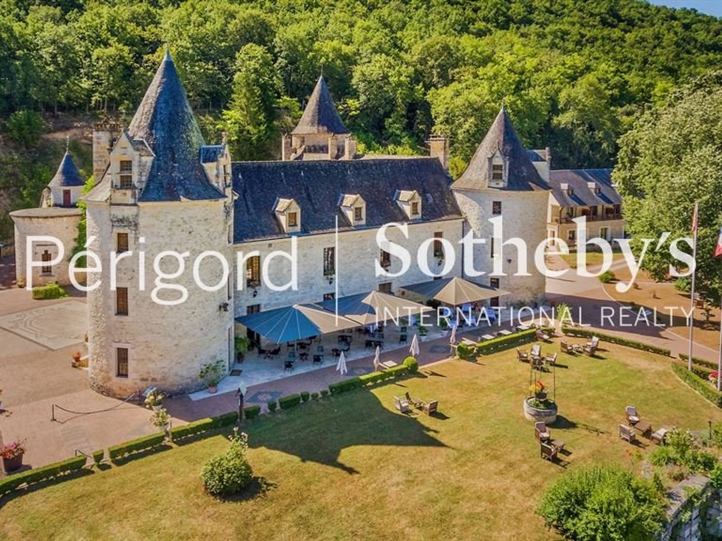 Maison à vendre - 50 pièces - 3370m2 - Montignac (24290)
