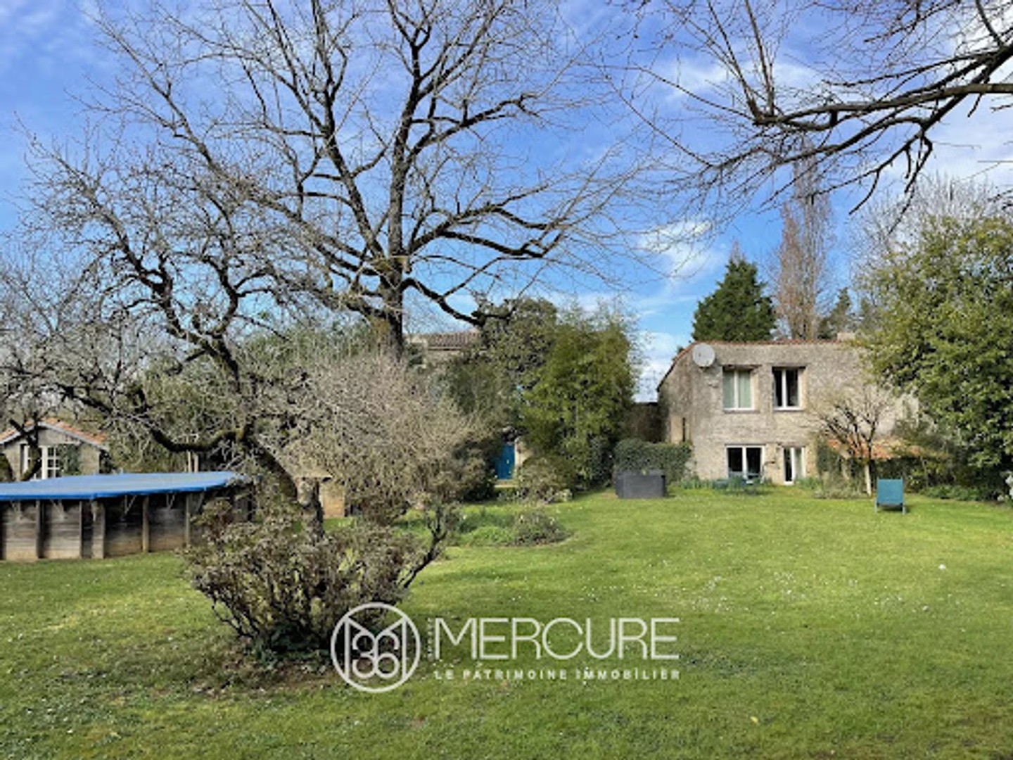 Maison à vendre - 8 pièces - 211m2 - Saint-Maixent-L'é... (79400)
