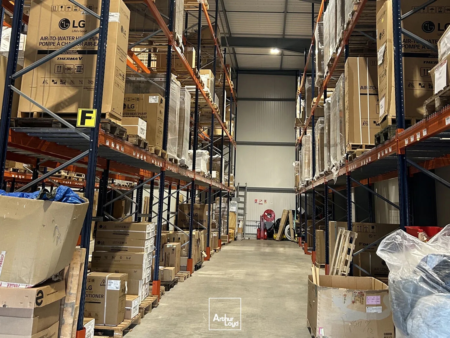 Locaux à vendre - 1553m2 - La Chevrolière (44118)