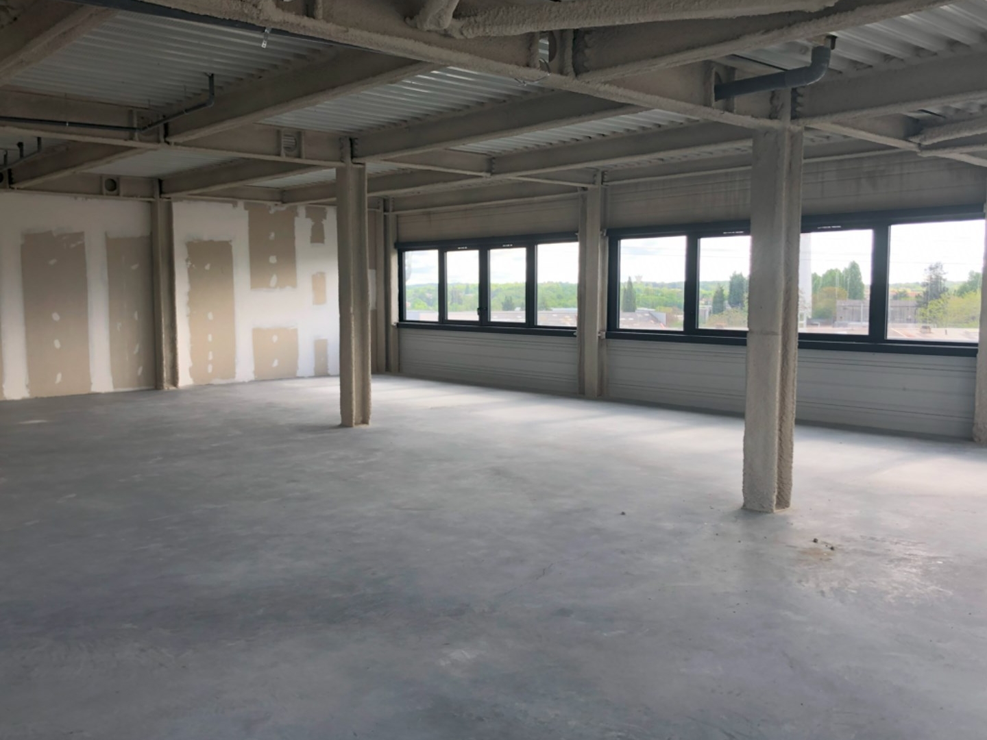 Locaux à vendre - 555m2 - Artigues-Près-Bor... (33370)