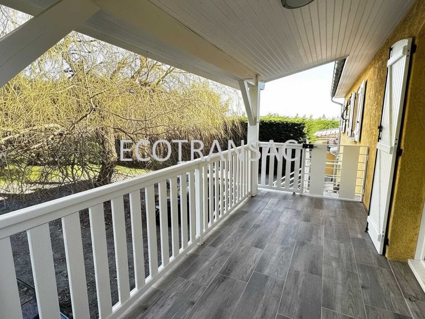MAISON FAMILIALE SUR DEUX NIVEAUX – 250 M² – TERRAIN 2 300 M² – DPE B