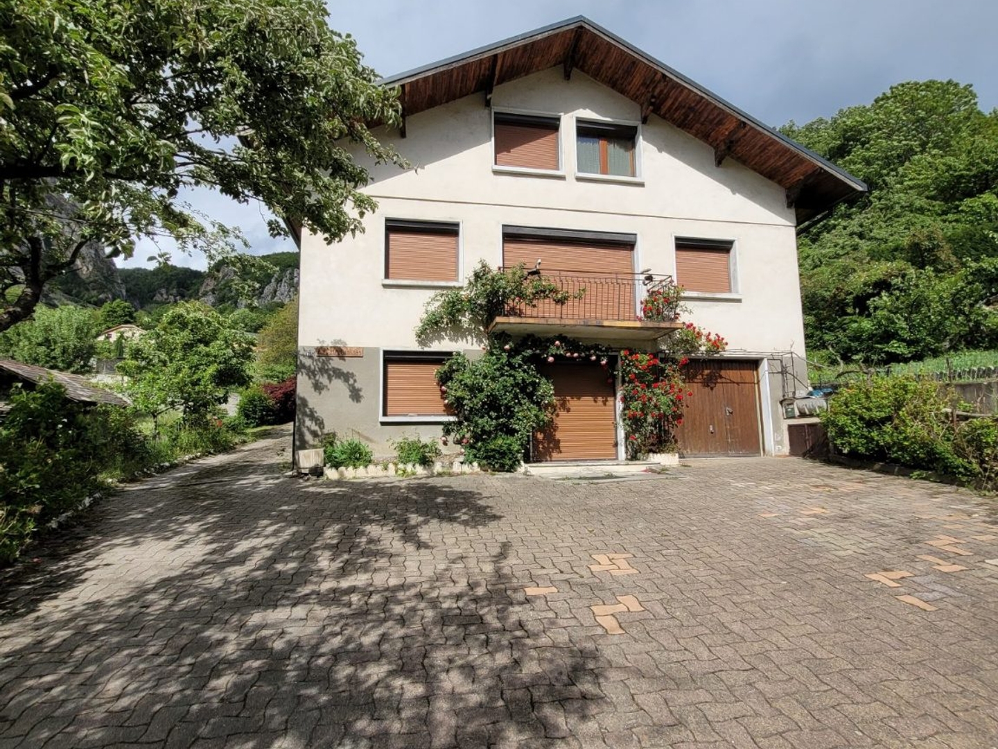 Maison à vendre - 9 pièces - 196m2 - Saint-Martin-De-L... (73140)