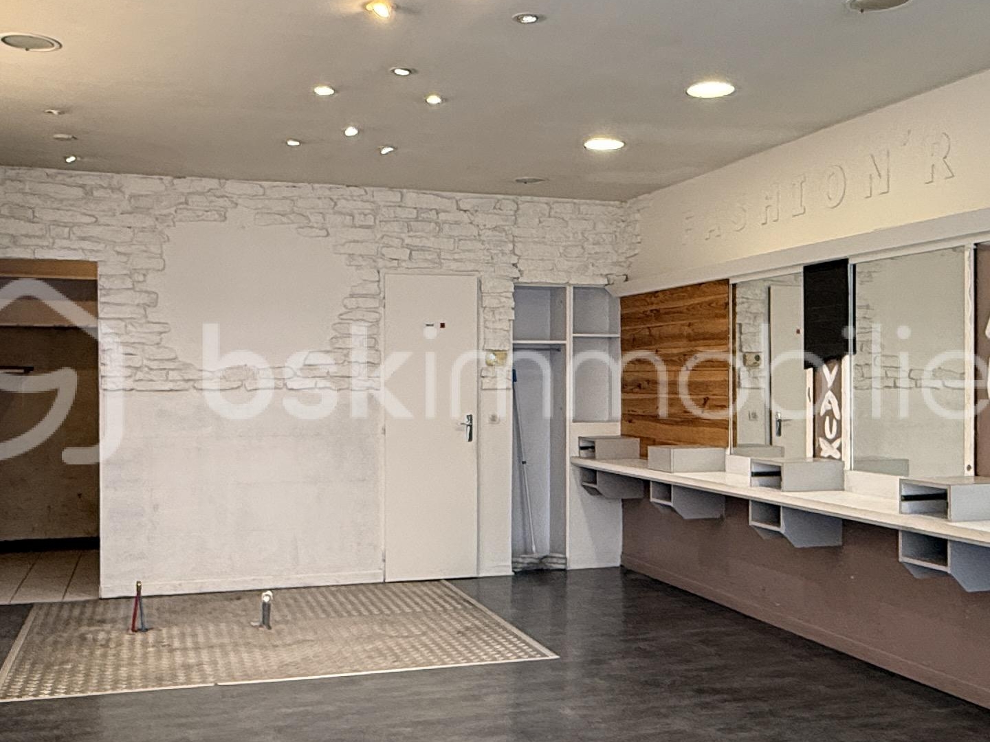 Magasin à vendre - 1 pièce - 41m2 - Romans-Sur-Isère (26100)