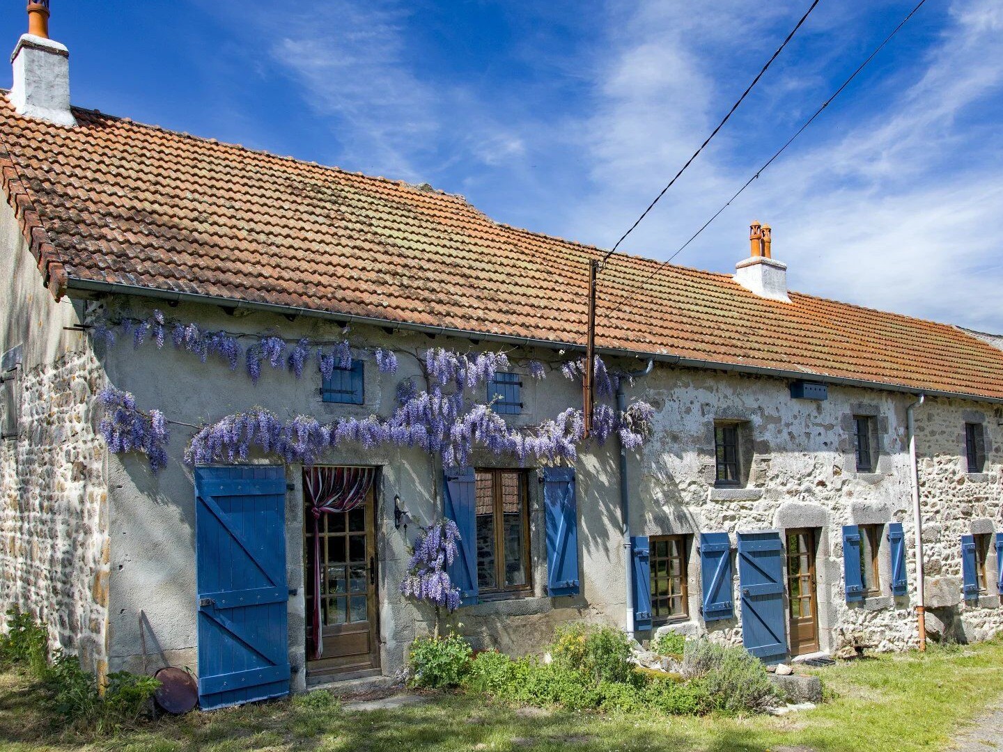 À vendre : Charmante maison à Le Quartier, Auvergne