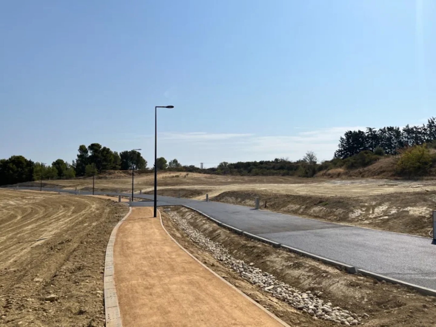 Terrain 400 m²