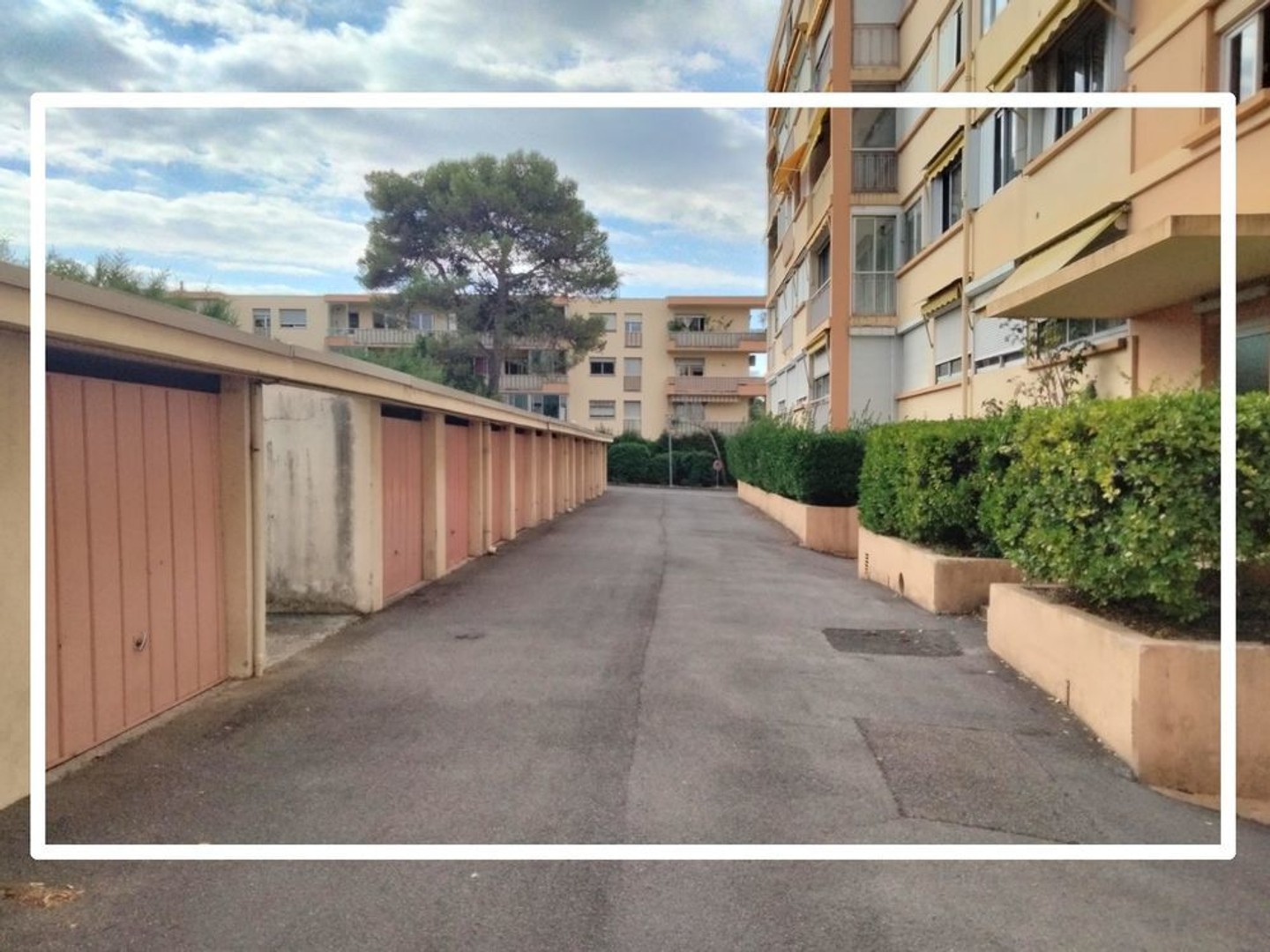 GARAGE PLEIN PIED 13 M² : MANDELIEU