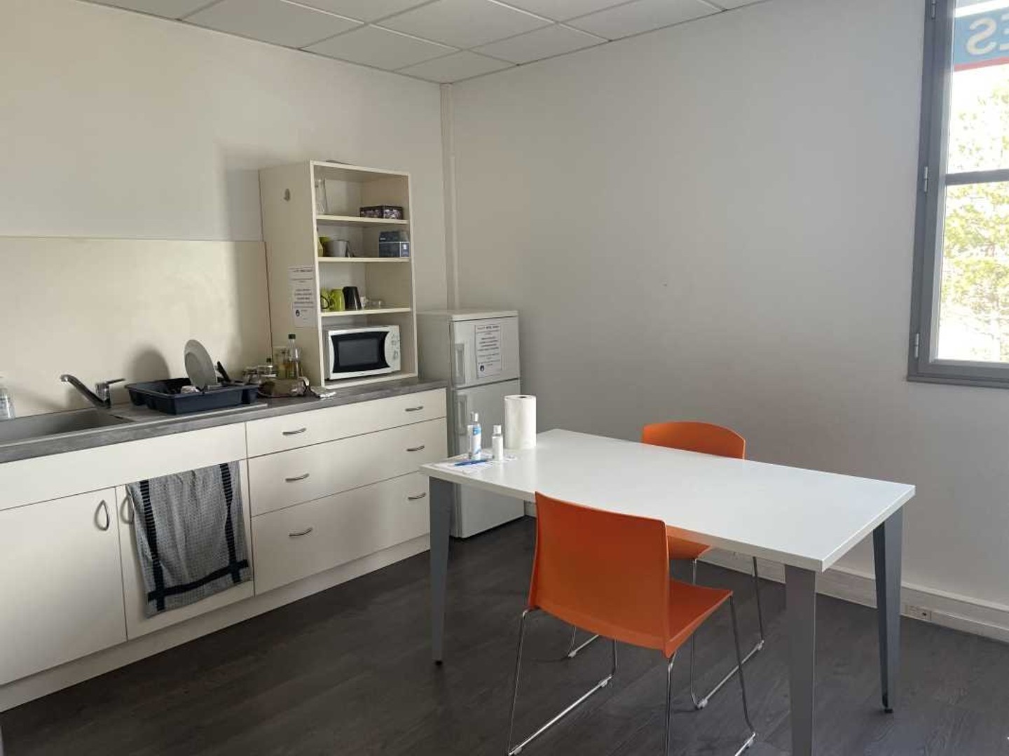 Autre à louer - 182m2 - Saint Genis Laval (69230)