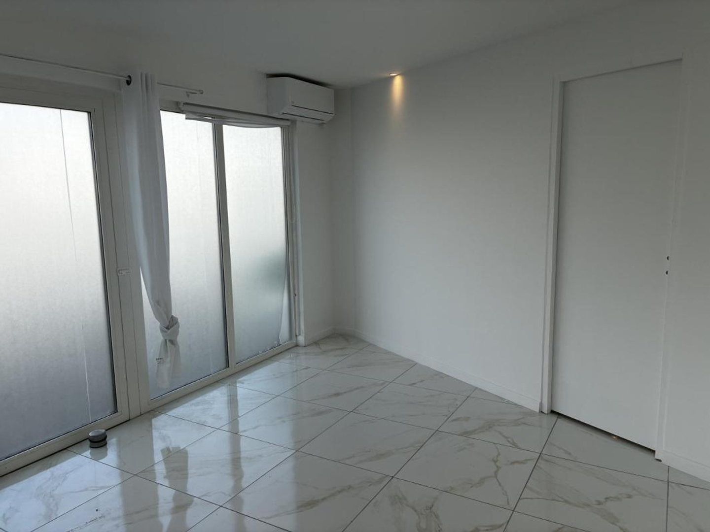 Magasin à vendre - 15m2 - Arles (13200)