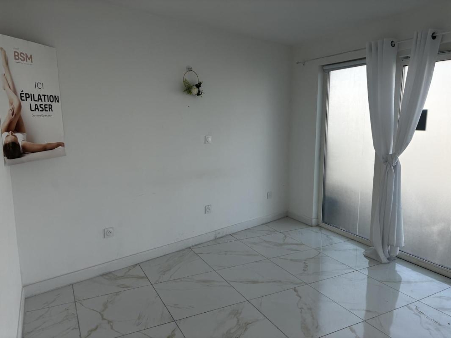Magasin à vendre - 15m2 - Arles (13200)