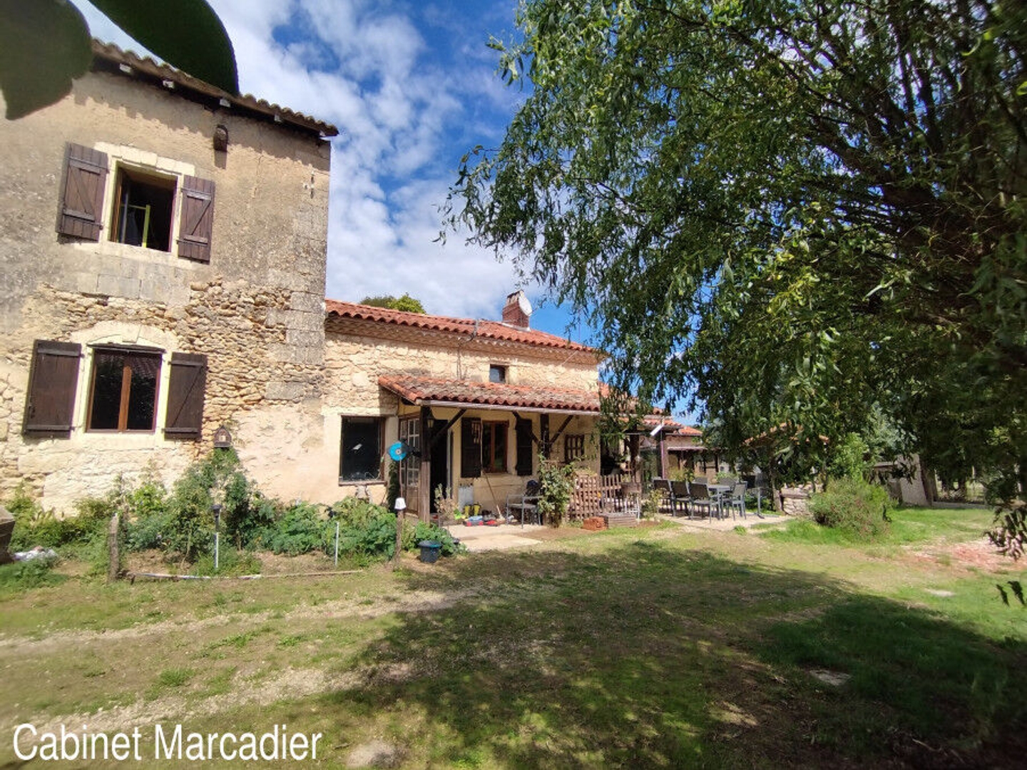 MAISON EN PIERRE