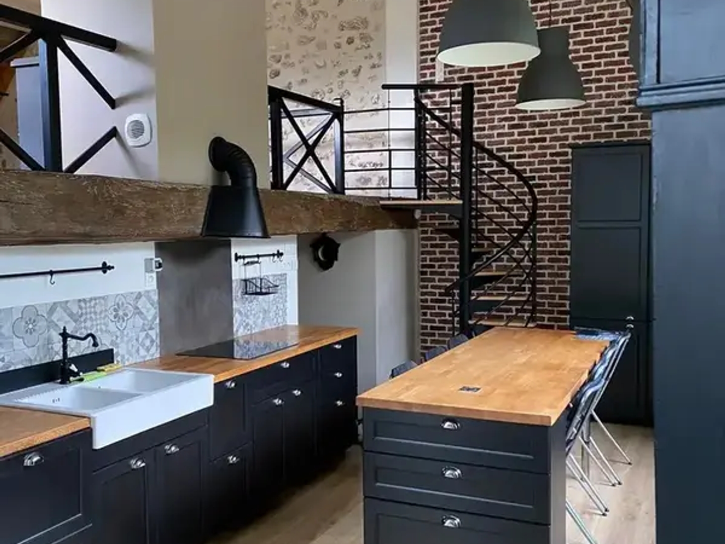 Commerce 4 pièces 115 m²