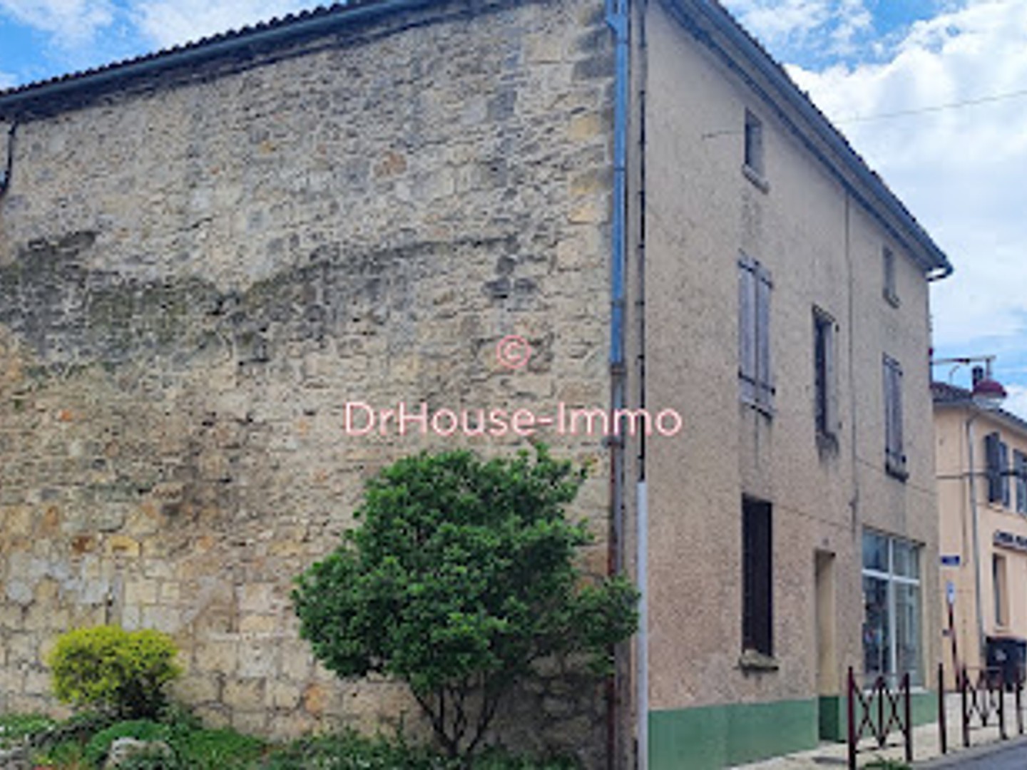 Local commercial 9 pièces 289 m²