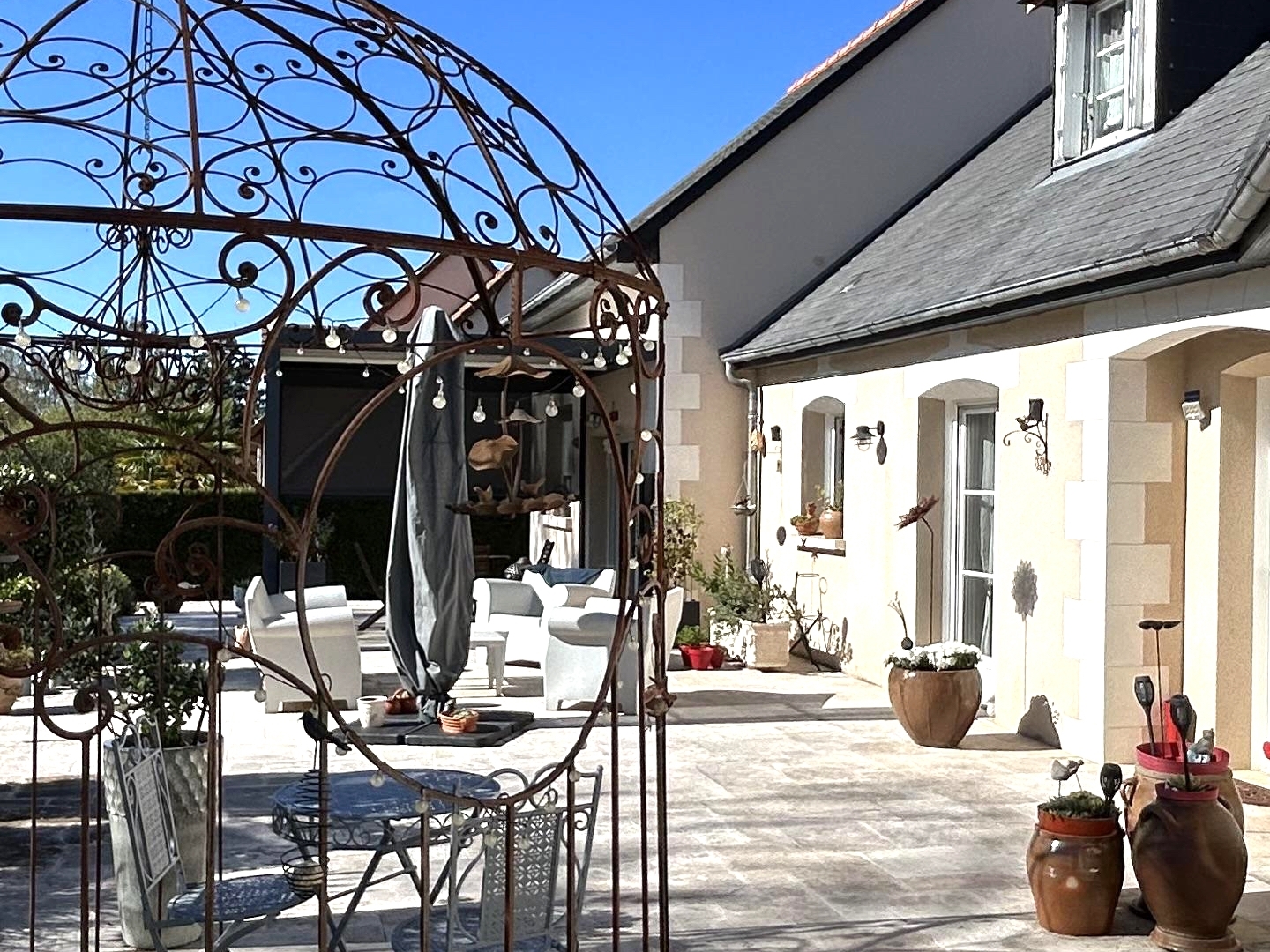 Maison contemporaine 8 pièces 241 m²