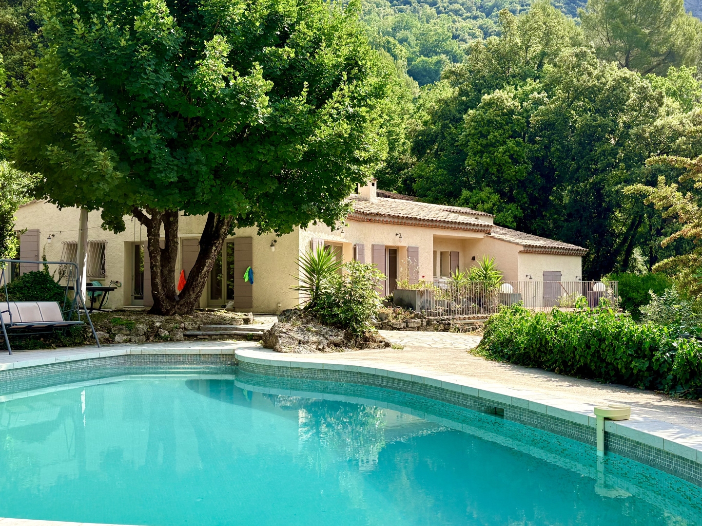 Maison à vendre - 5 pièces - 190m2 - Tourrettes-Sur-Loup (06140)