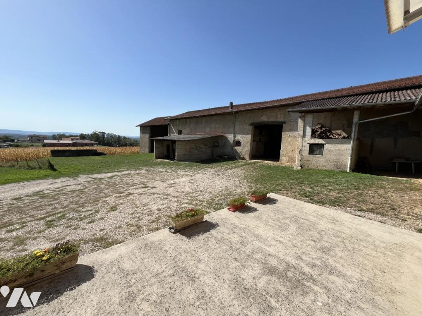 Maison à vendre - 11 pièces - 229m2 - Villieu-Loyes-Mollon (01800)