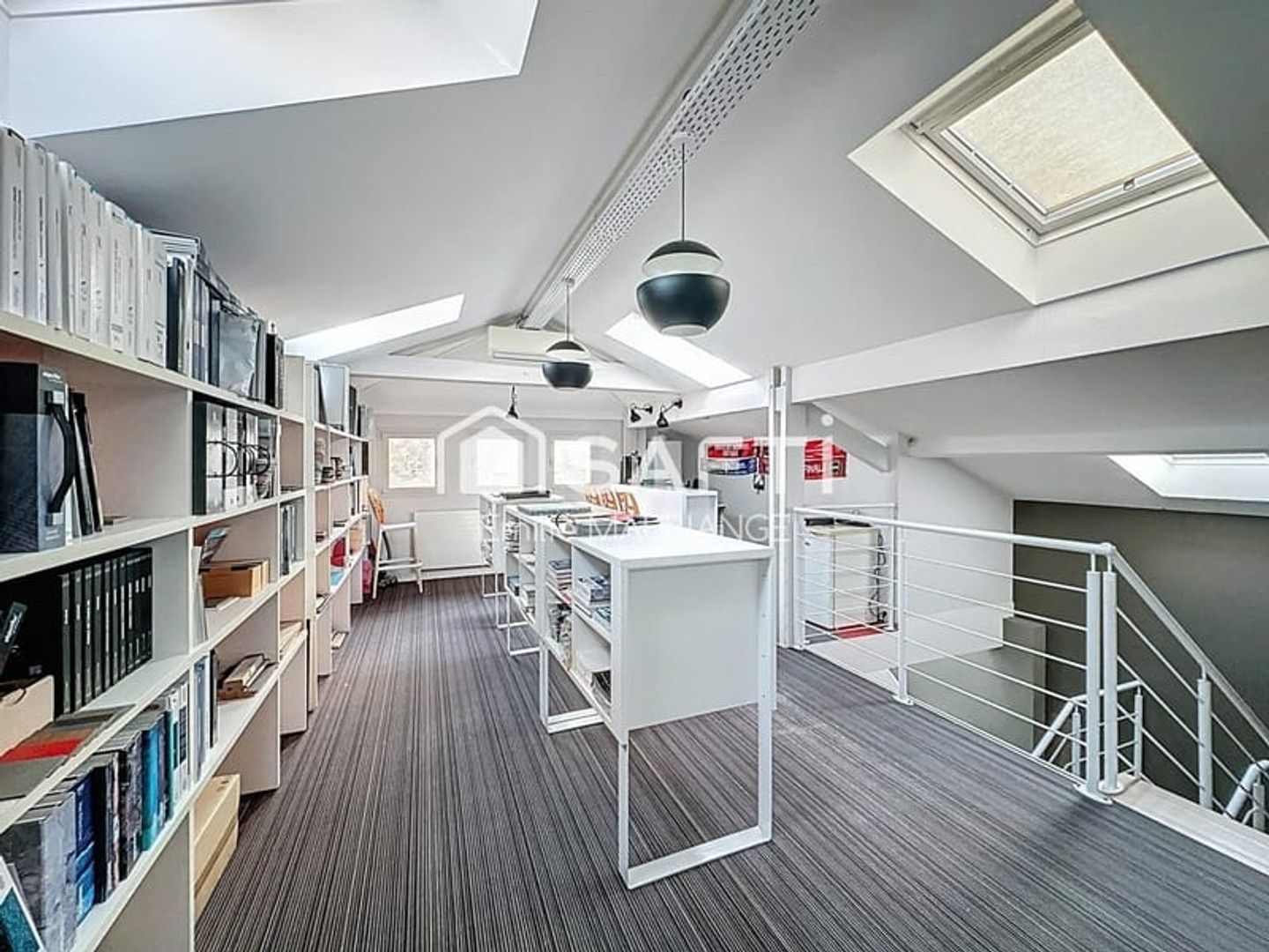 Bureaux 5 pièces 147 m²