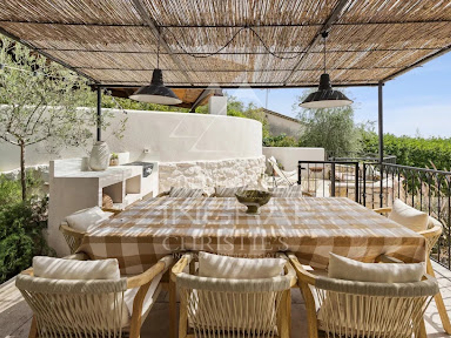 Maison à vendre - 219m2 - Le Rouret (06650)